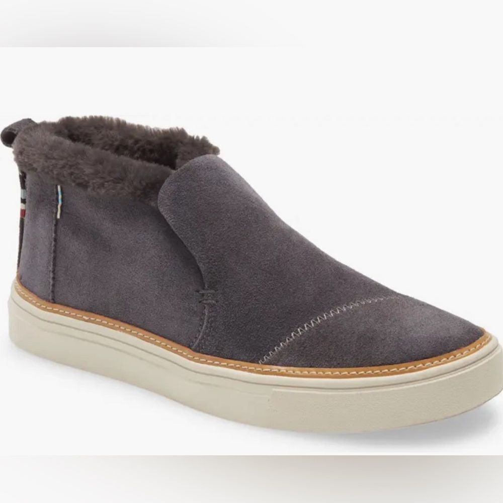 NWT TOMS William Paxton Slip On Chukka Sneaker Size 5.5.